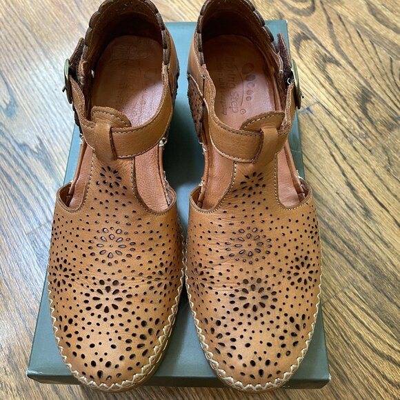 Spring Step Airy Wedge T-Strap Shoes, Medium Brown Leather, EU Size 37 (US 6.5) - Picture 2 of 12